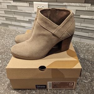 Koolaburra by Ugg Amalea Booties size 9
